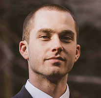 Portrett av kryptomarkedsekspert Thomas Whitfield som handelsanalytiker